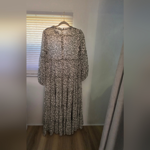 Dainty Jewells Floral Maxi - Picture 3 of 5